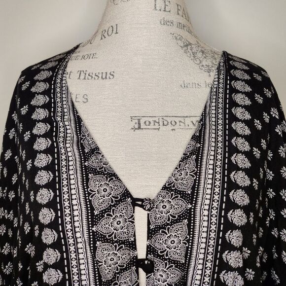 Amuse Society Floral Caftan Coverup - Picture 5 of 10